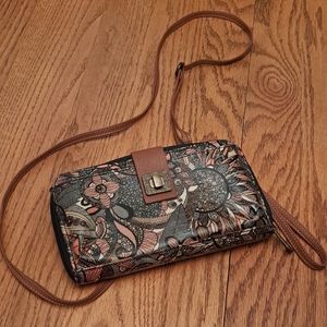 Sakroots Artist Circle Large Smartphone crossbody bag, NWOT